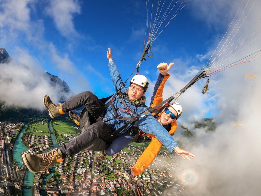 Interlaken: Tandem Paragliding Flight with Pilot - How the pilots shape the experience
