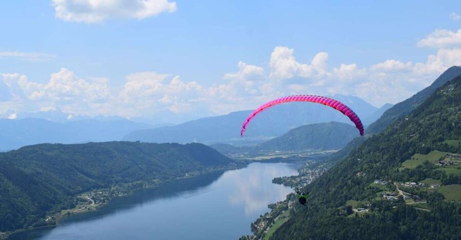 Kärnten/Villach: Tandem Paragliding Flight - The 30-minute cable-car ride to Gerlitzen