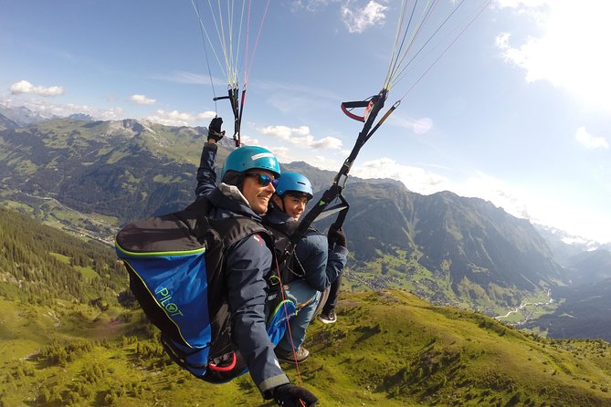 Klosters Tandem Paragliding Flight from Gotschna - Who Will Enjoy This Flight Most