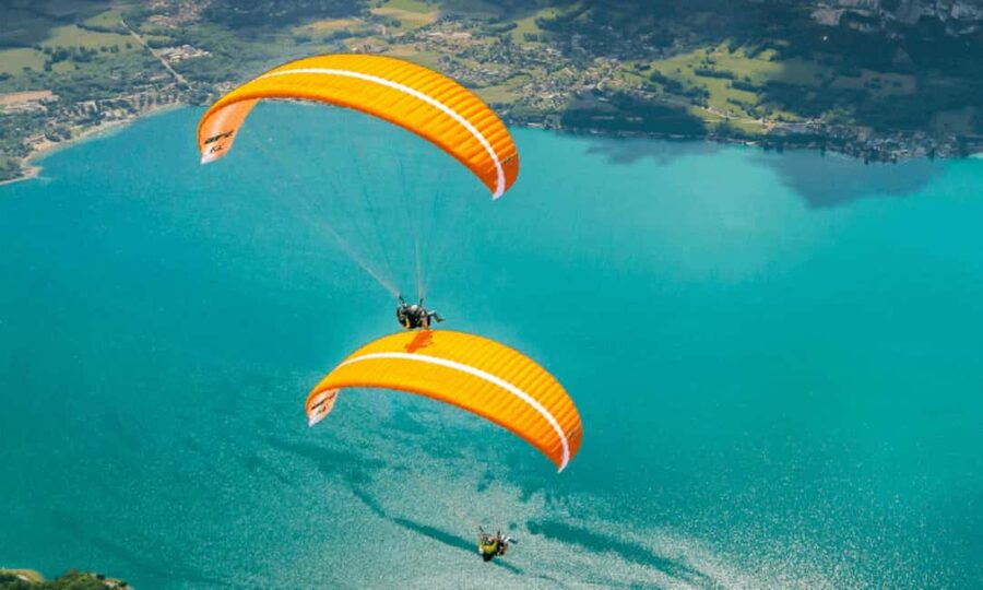 Lake Annecy: Winter Paragliding flight - Meeting Flyeo at Doussard