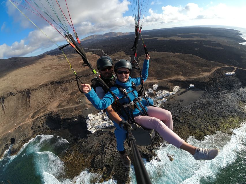 Lanzarote: Tandem Paragliding Flight Over Lanzarote - Who should book this flight?