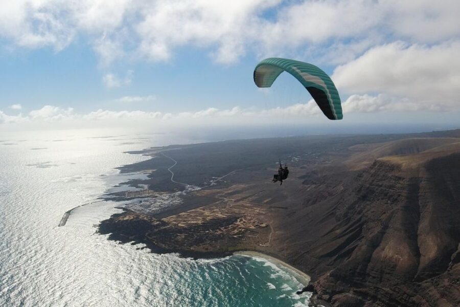 Lanzarote: Tandem Paragliding Flight Over Lanzarote - Choosing between the gentle flight and Rollercoaster