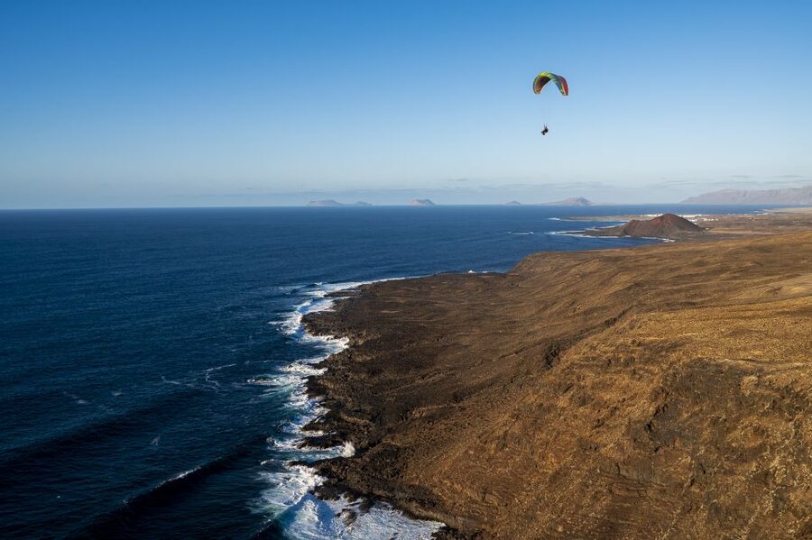 Lanzarote: Tandem Paragliding Flight Over Lanzarote - How the weather shapes the experience
