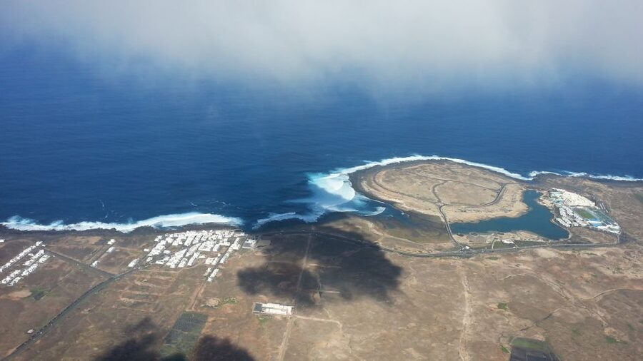 Lanzarote: Tandem Paragliding over Volcanoes & the Atlantic - The landing and the end of the experience