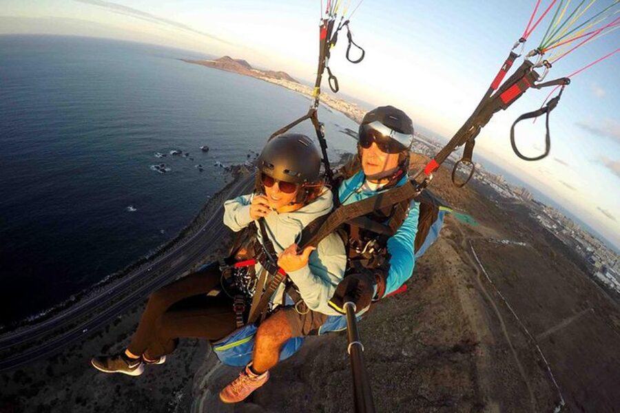 Las Palmas: Paragliding Tandem Flight with Instructor - A bird’s-eye view of Las Palmas