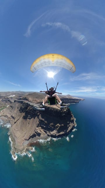 Las Palmas: tandem paragliding flights for everyone - Who will enjoy this most