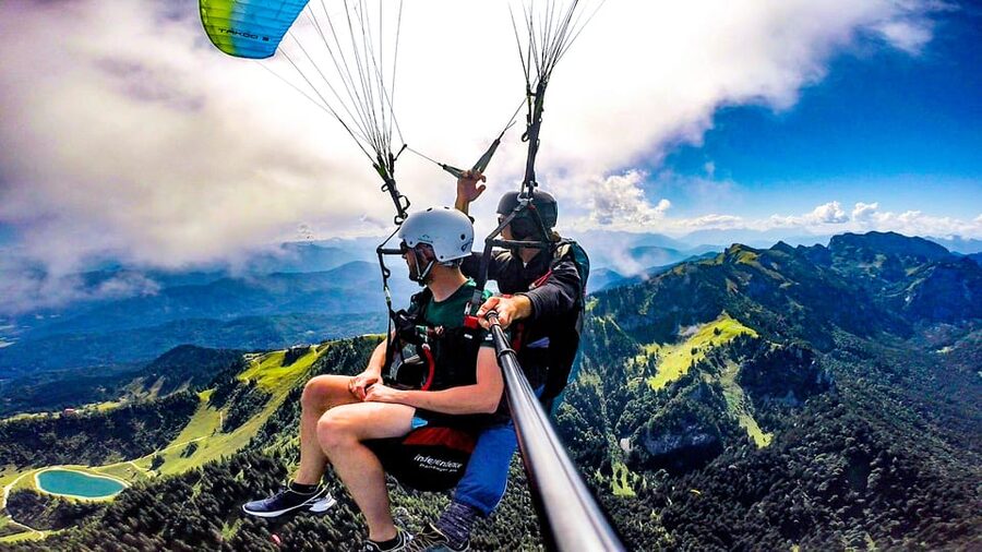 Lenggries: Tandem Paragliding Flight - The walk to the takeoff point