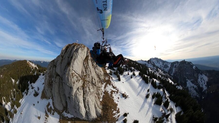Lenggries: Tandem Paragliding Flight - What you see from the paraglider