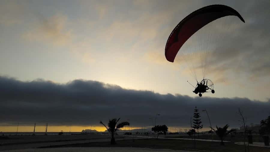 Lima: Paragliding Flies Over Costa Verde (Miraflores) + Videos Included - Is $90 a fair price?