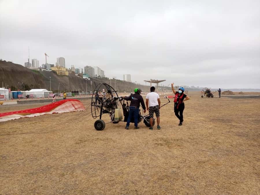 Lima: Paragliding Flies Over Costa Verde (Miraflores) + Videos Included - My recommendation for this Costa Verde flight