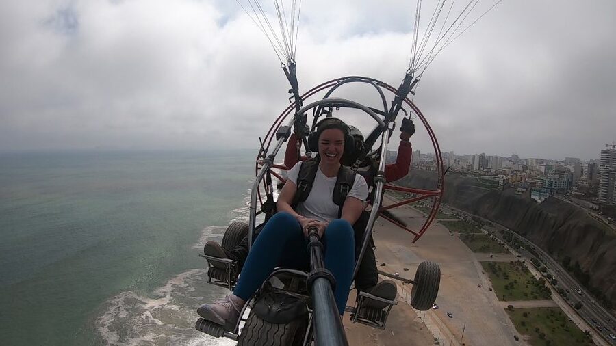 Lima: Paragliding Flight Over Costa Verde Districts - Four districts, four different views of Lima
