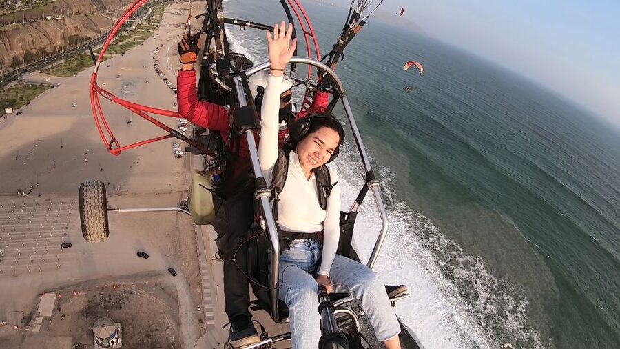 Lima: Paragliding Flight Over Costa Verde Districts - The video is a useful extra, with one catch