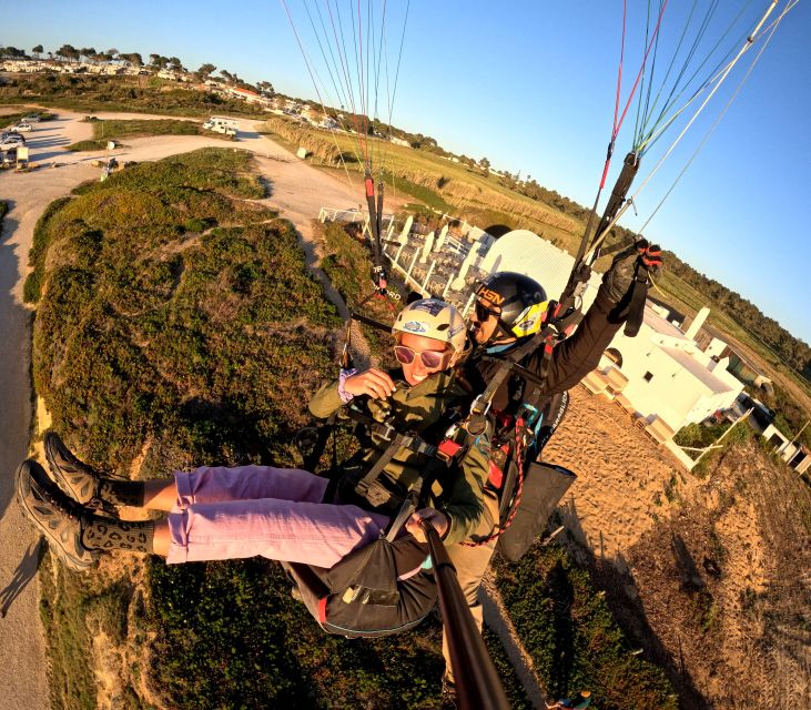 Lisbon: Paragliding Tandem Flight - Calm soaring or fast aerobatics