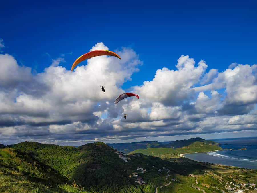 Lombok : Tandem Paragliding with Pilot & Beach Tour - Four and a half hours at Selong Belanak