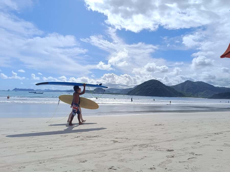 Lombok : Tandem Paragliding with Pilot & Beach Tour - Who will enjoy this Lombok day most