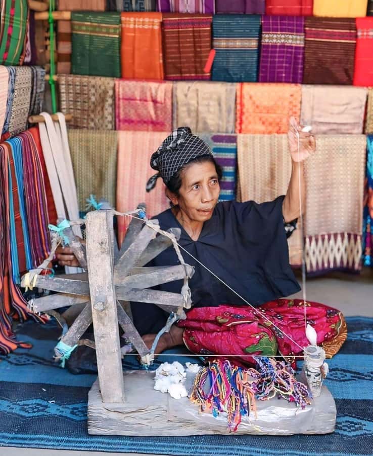 Lombok : Tandem Paragliding With Pilot, Cave & Village - Transport, guides, and the pickup question