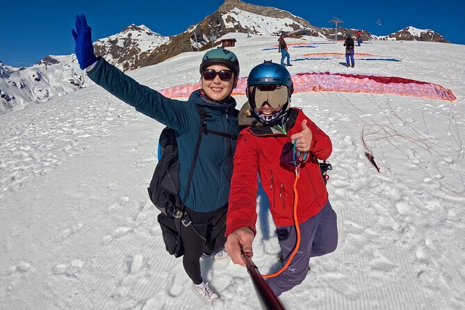 Lucerne: Paragliding Tandem Flights - The 20-meter running takeoff
