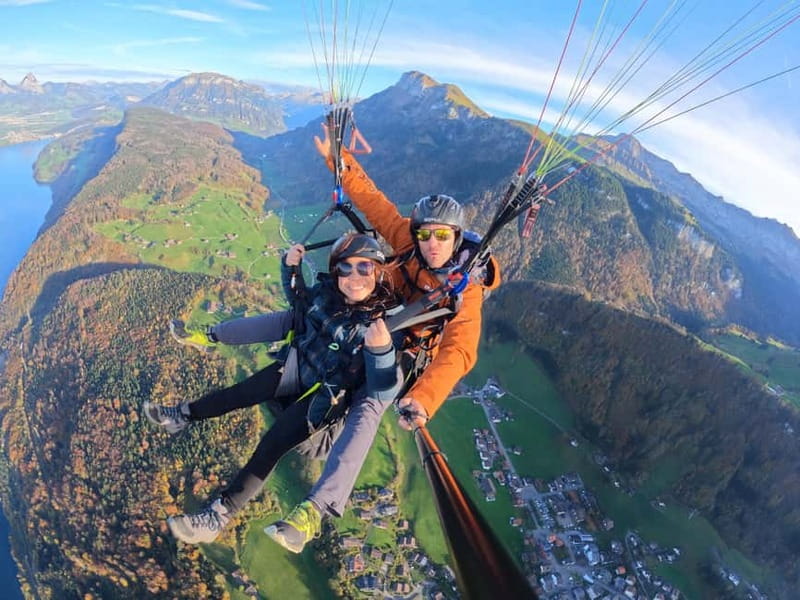 Lucerne: Paragliding Tandem Flights - Landing and the walk back