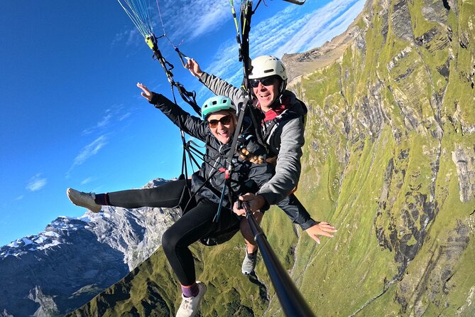 Lucerne: Paragliding Tandem Flights - Starting at Luftseilbahn Niederbauen AG