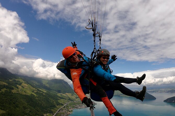 Luzern / Lucerne Professional Paragliding Tandem Flights - A Practical Lucerne Adventure With Real Value