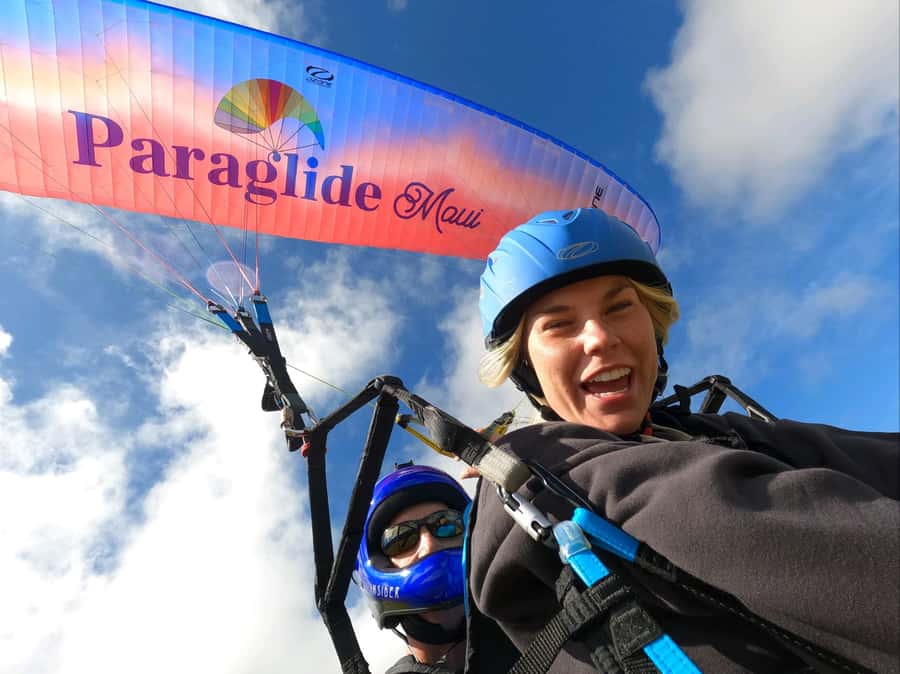 Maui: Top Gun Paragliding Tandem Flight - From Alii Kula Lavender Farm to the Ferns launch site