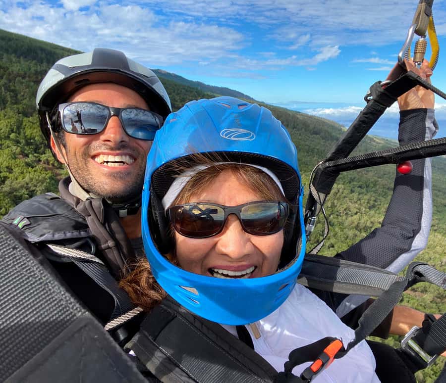 Maui: Top Gun Paragliding Tandem Flight - A quiet glide or high-G turns