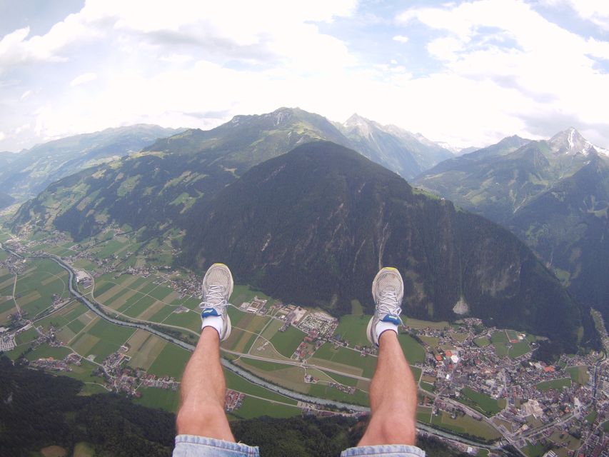 Mayrhofen: Paragliding Adventure With Soaring Views - What the high rating means for your decision