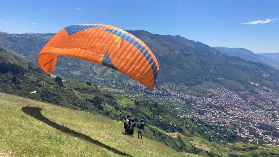 Medellín Paragliding - Go Pro Included - Key points at a glance