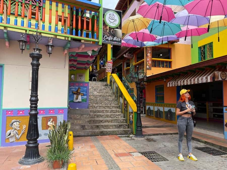 Medellín: Private Tour to Guatapé + Paragliding - What the $190 price includes