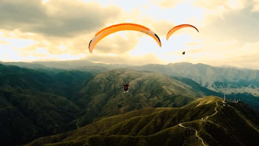 Mendoza: Paragliding Tandem Flight with Instructor - About 20 minutes in the air