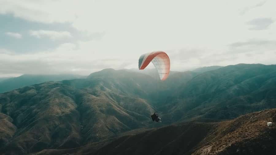 Mendoza: Paragliding Tandem Flight with Instructor - Who should book this Mendoza flight?