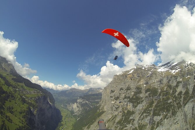 Mürren: Paragliding over the Lauterbrunnen Valley - Waterfalls, Schilthorn, and the Eiger From Above