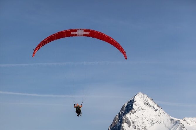 Mürren: Paragliding over the Lauterbrunnen Valley - Reaching Mürren by the Schilthornbahn