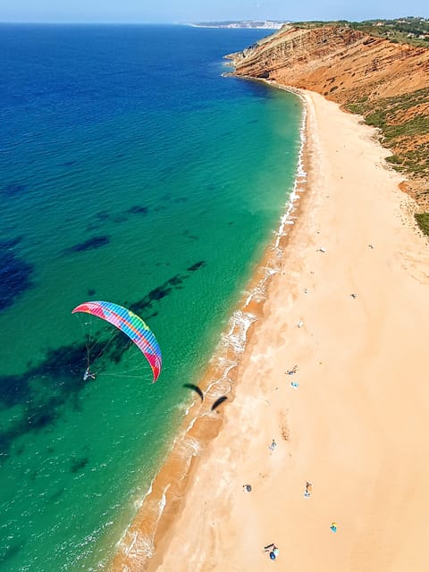 Nazare: Paragliding tandem flight - What to bring and how to plan the day