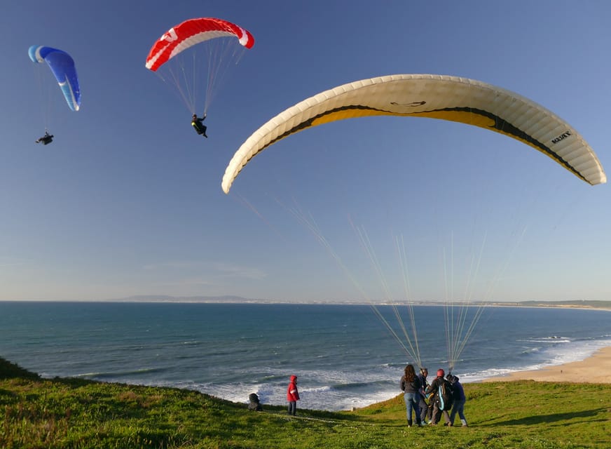 Nazare: Paragliding tandem flight - Taking to the air above Nazaré