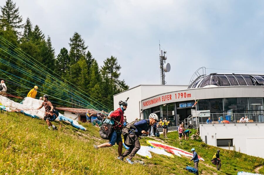 Neustift im Stubaital: Tandem Paragliding Flight - Weather, clothing, and physical requirements