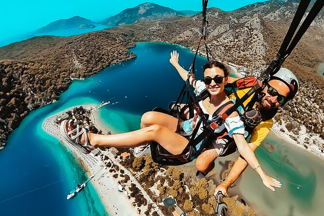 Oludeniz Paragliding in Fethiye Turkey - The safety briefing and tandem setup