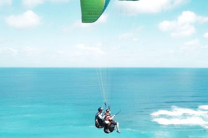 Paragliding Bali at Uluwatu Cliff with Photos/Videos - Who will enjoy this flight most