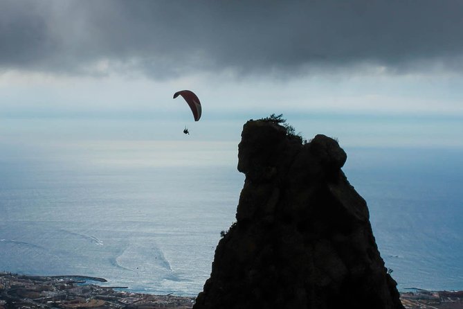 Paragliding Epic Experience in Tenerife with the Spanish Champion Team - The landing deserves your attention