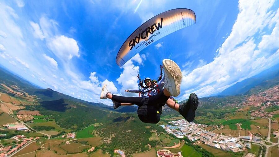 Paragliding: Experience the magic of flying near Barcelona. Report included - What the 15 to 25 Minute Flight Feels Like