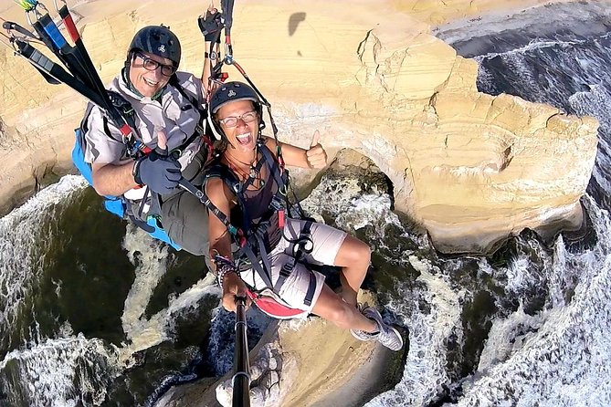 Paragliding Flight at Paracas National Reservation - The photo opportunity is part of the appeal