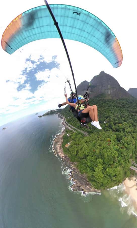 PARAGLIDING FLIGHT IN SÃO CONRADO - RIO DE JANEIRO - Why Pedra Bonita makes this flight special