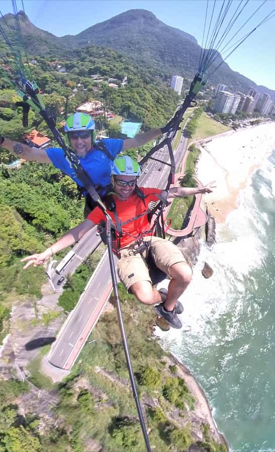 PARAGLIDING FLIGHT IN SÃO CONRADO - RIO DE JANEIRO - Flying above São Conrado and Rio’s South Zone