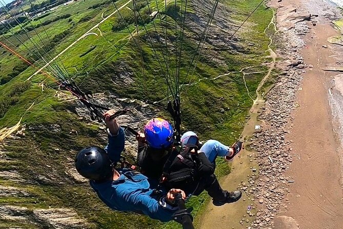 Paragliding flight in Sopelana - How the support works on the ground