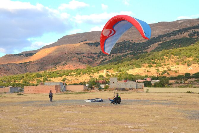 Paragliding flight in the High Atlas Marrakech - Tea, introductions, and a clear safety briefing