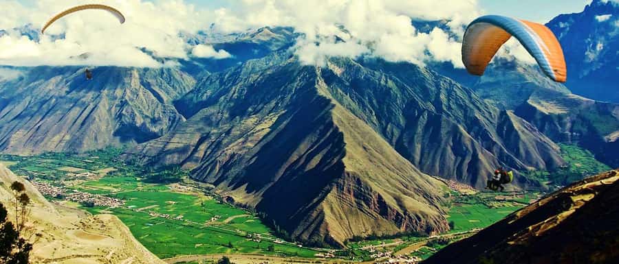 Paragliding flight through the Sacred Valley of the Incas - Looking down on the Sacred Valley