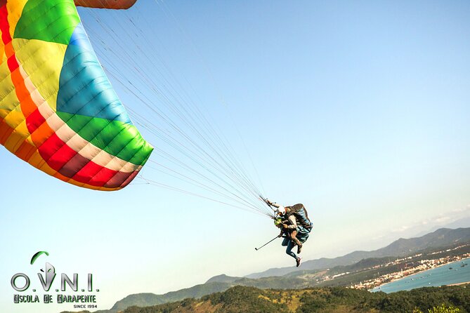 Paragliding flight with instructor in Florianópolis - The beach route, from Praia Brava to Canasvieiras