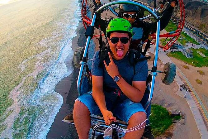 Paragliding in Lima - Costa Verde - Safety, instruction, and communication