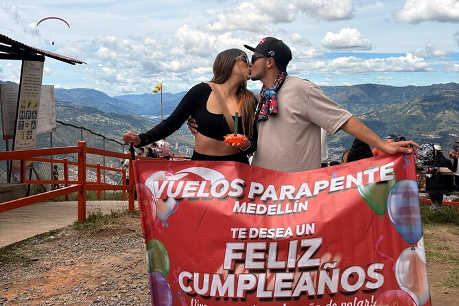 Paragliding in Medellin. - GoPro photos and the cost of remembering it