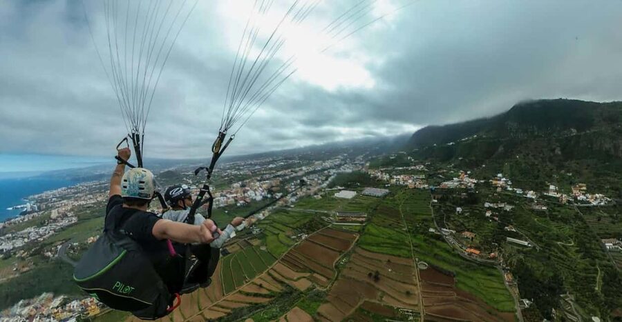 Paragliding in Puerto de la Cruz - What happens at Plaza Rotonda Aceviño